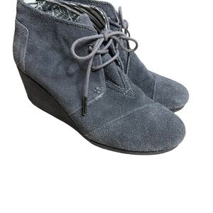 Toms Boots Women's Desert Wedge Size 8 Gray Suede Lace Up Ankle Booties Aztec